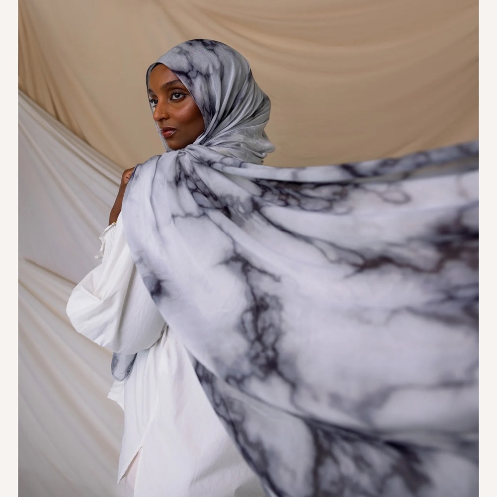 Vela Scarves New Marble mini hijab